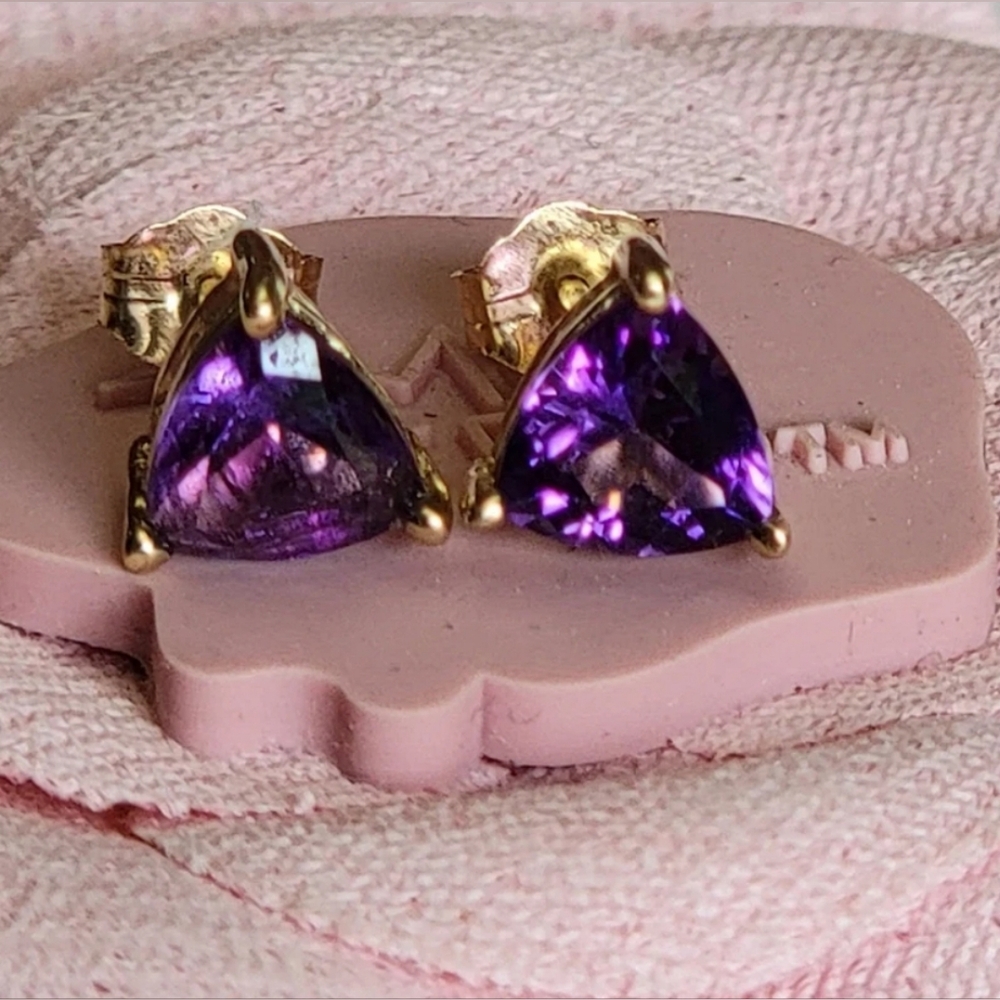 14K Yellow Gold Amethyst Trillion Stud Earrings